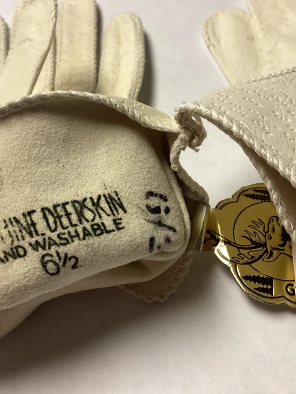 DEERSKIN.GLOVES. IVORY.  color absolutely beautiful incredibly 6/1/2